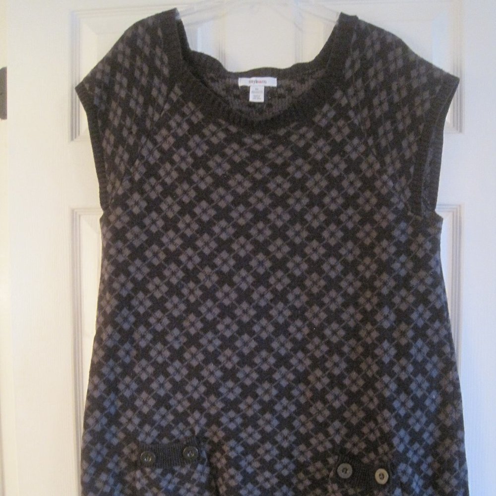 STYLE AND COMPANY BLACK AND GRAY SWEATER XL
